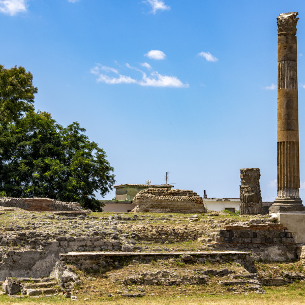 Parco Archeologico di Liternum, sito archeologico romano della Campania con contenuti video accessibili in Lingua dei Segni Italiana.