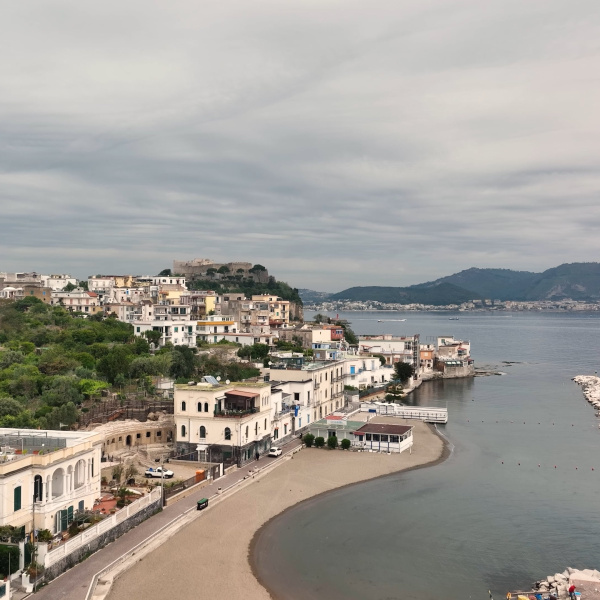 Anteprima del video Kit famiglia dedicato alla Piscina Mirabilis e ai monumenti romani di Bacoli.